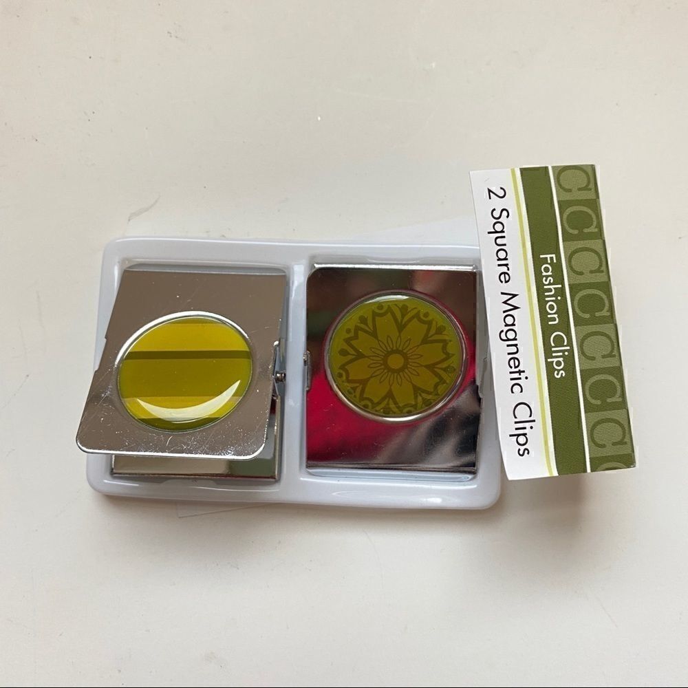 New 2 square magnetic clips